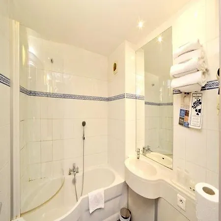 Kyriad Annecy Hotel